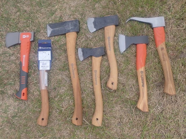 ハスクバーナの様々な手斧
